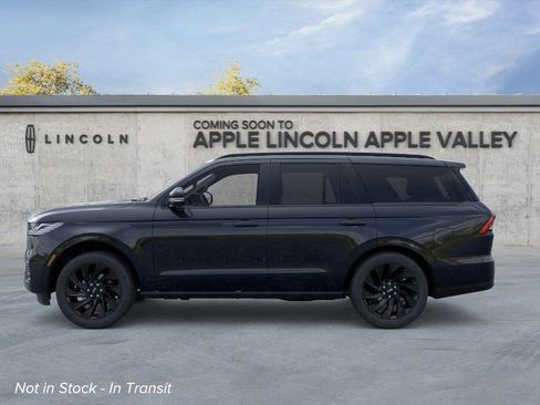 New 2026 Lincoln Navigator Reserve w/ Jet Appearance Package AWD/4WD image 1