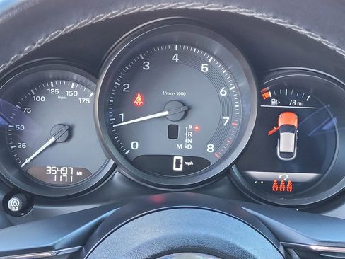 Used 2024 Porsche Macan image 15