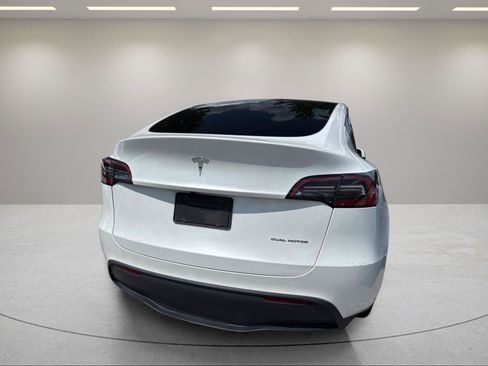 Used 2023 Tesla Model Y Long Range AWD/4WD image 13