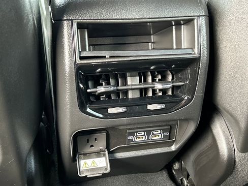 Used 2023 Jeep Grand Cherokee Altitude image 20