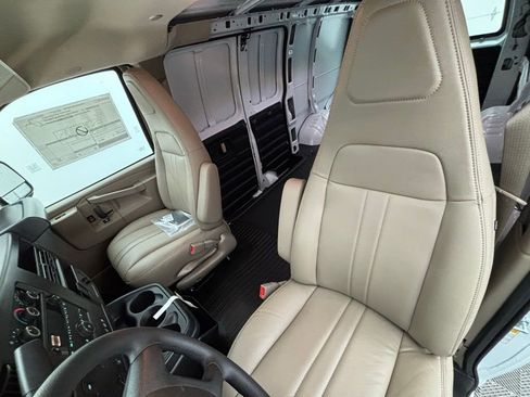 New 2025 GMC Savana 2500 w/ Driver Convenience Package image 17