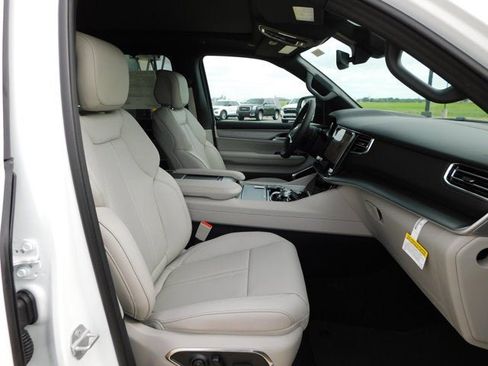New 2026 Jeep Grand Wagoneer Limited AWD/4WD image 10