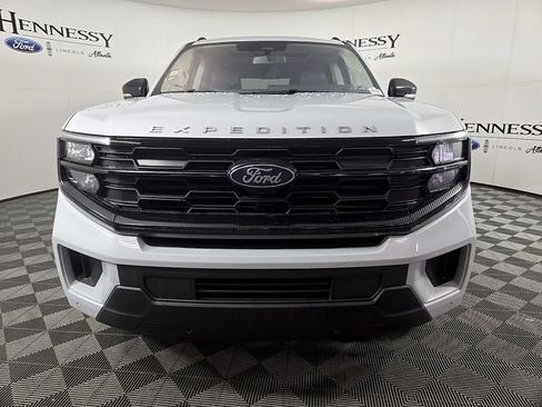 Certified 2025 Ford Expedition Active RWD image 3