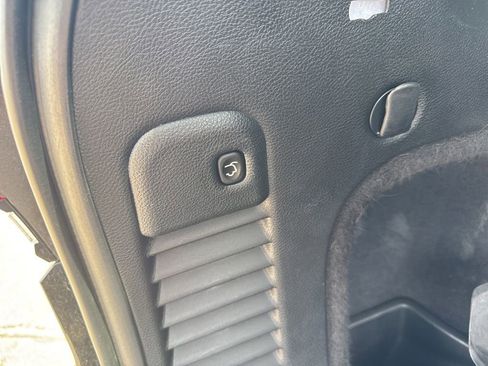 Used 2020 Jeep Grand Cherokee Altitude AWD/4WD image 10
