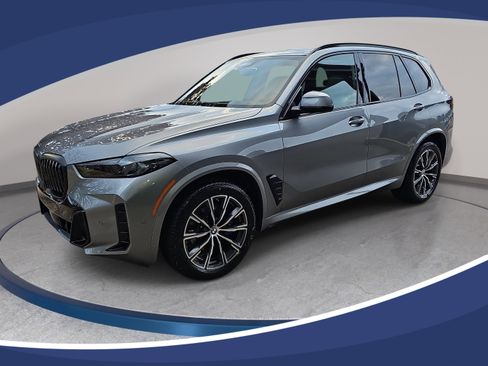New 2026 BMW X5 xDrive40i w/ M Sport Package image 1
