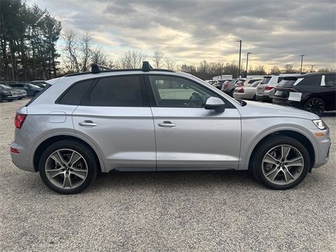 Used 2019 Audi Q5 Prestige w/ Prestige Package image 6