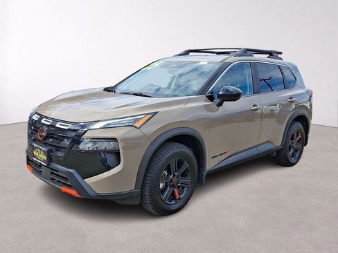 Used 2025 Nissan Rogue SV AWD/4WD image 3