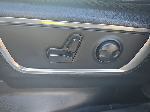 Used 2025 RAM 1500 Laramie image 29