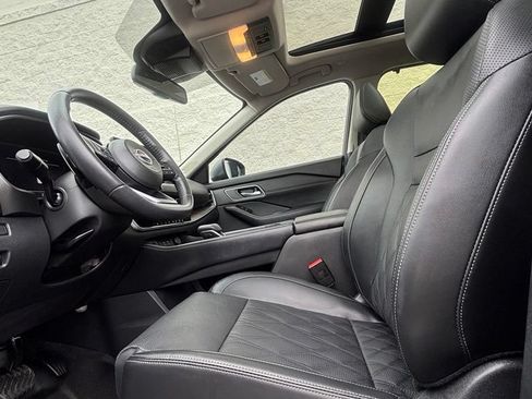 Used 2024 Nissan Rogue Platinum w/ Platinum Premium Package AWD/4WD image 7
