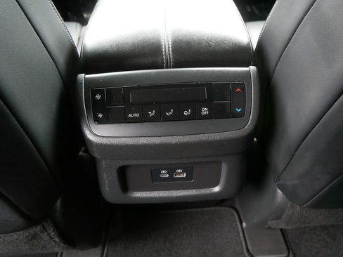 Used 2022 Nissan Pathfinder SL image 19