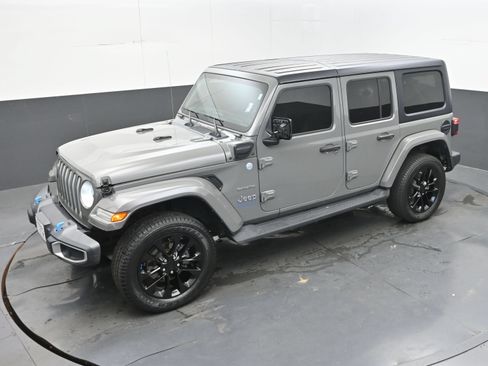 Used 2023 Jeep Wrangler Unlimited Sahara AWD/4WD image 34