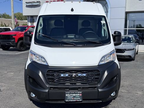Used 2025 RAM ProMaster 2500 w/ Convenience Group image 2