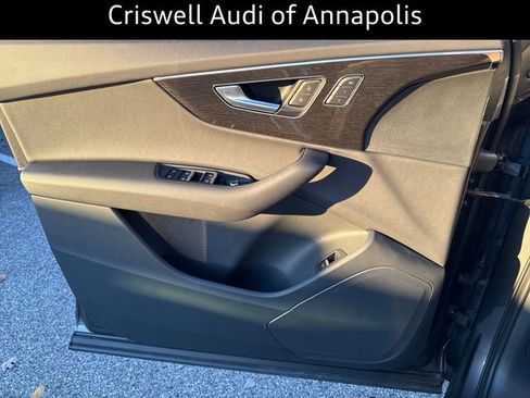 Used 2025 Audi Q7 3.0T Premium w/ Convenience Package image 21