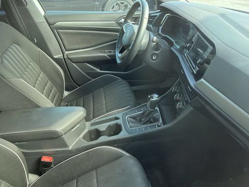 Used 2024 Volkswagen Jetta Sport FWD image 9