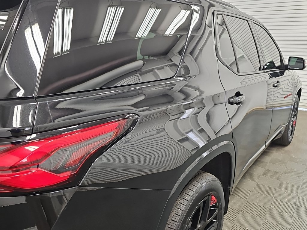 Used 2023 Chevrolet Traverse Premier FWD image 10
