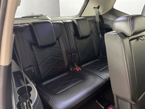 Used 2024 Volkswagen Atlas SE image 27