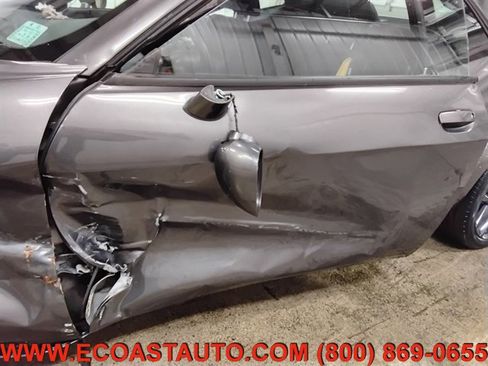 Used 2020 Dodge Challenger SXT w/ Blacktop Package image 17