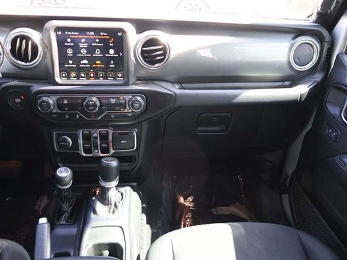 Used 2022 Jeep Gladiator Overland image 33