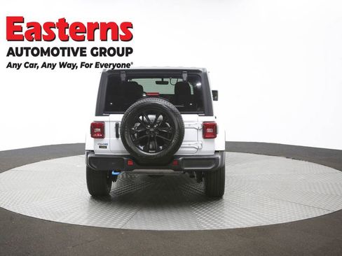 Used 2023 Jeep Wrangler Unlimited Sahara AWD/4WD image 39