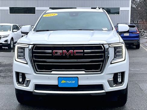 Used 2024 GMC Yukon SLT w/ SLT Premium Package image 2