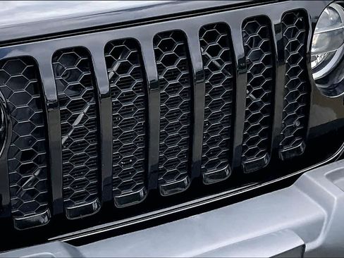 Used 2022 Jeep Gladiator Sport AWD/4WD image 29