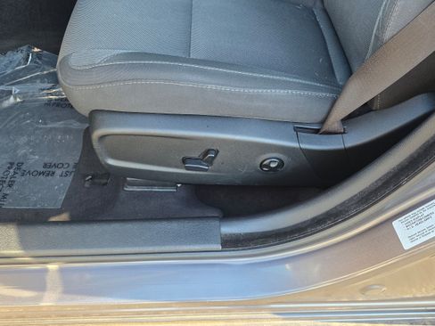 Used 2017 Dodge Charger SXT w/ Blacktop Package RWD image 14