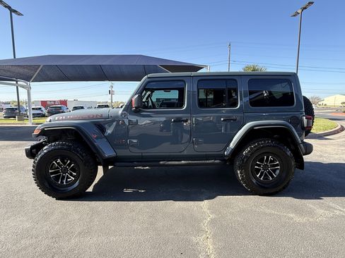 Used 2024 Jeep Wrangler Unlimited Rubicon image 4