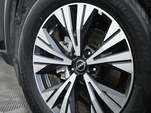 Certified 2023 Nissan Rogue SV image 33