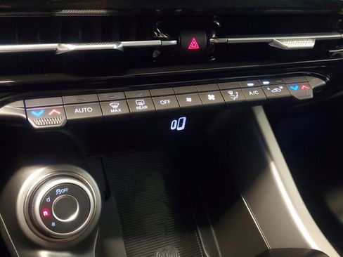 Used 2025 Alfa Romeo Tonale w/ Active Assist Package image 31