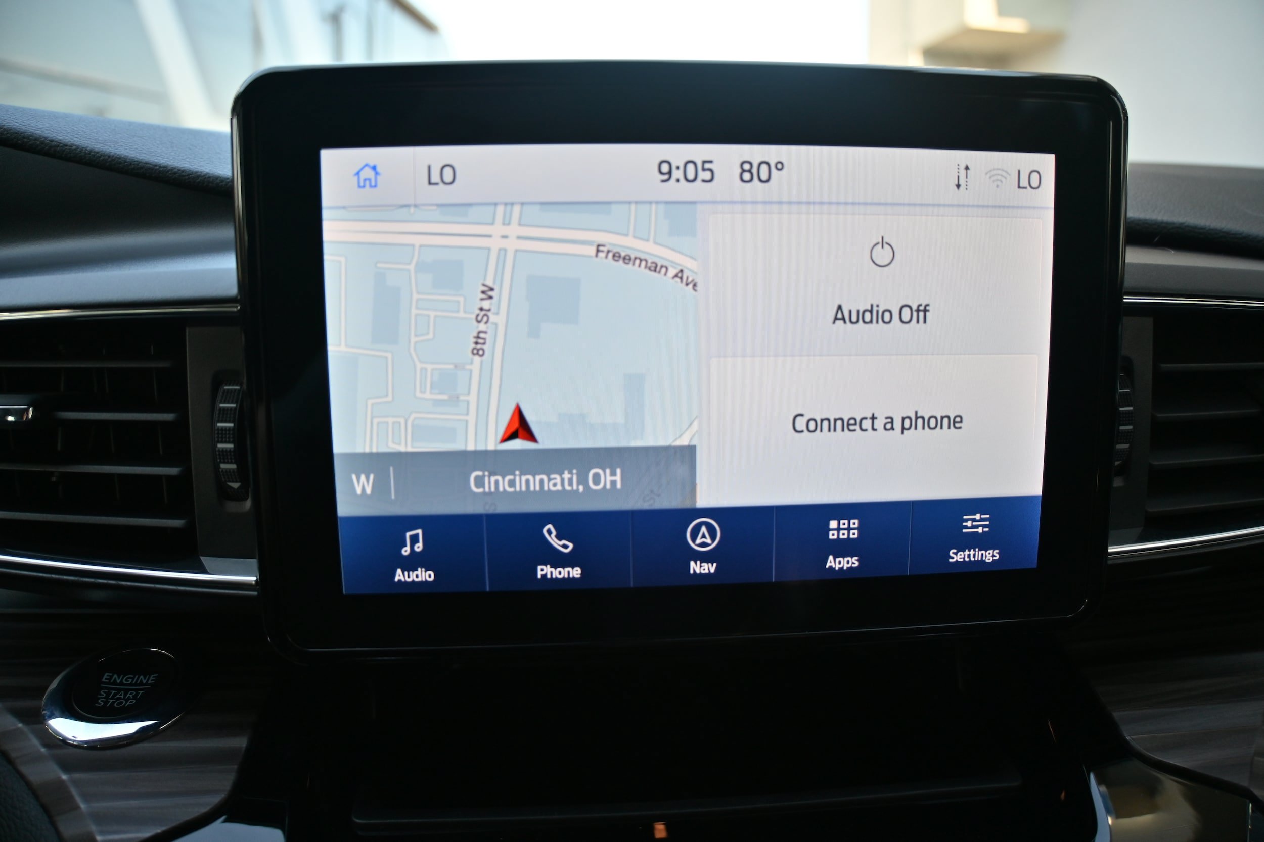Used 2022 Ford Explorer Limited w/ Equipment Group 301A AWD/4WD image 9