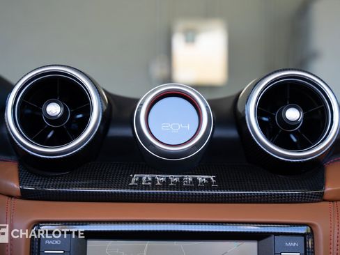 Used 2016 Ferrari California T image 26