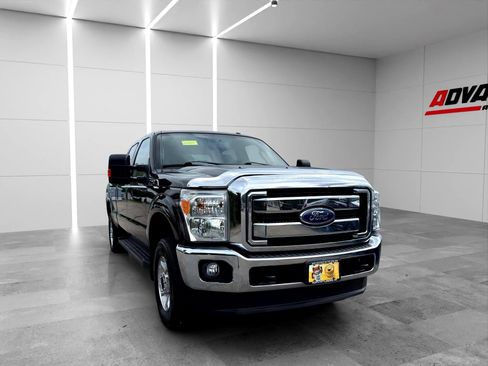 Used 2016 Ford F250 XLT w/ Camper Package AWD/4WD image 2