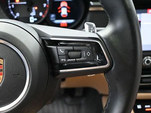 Used 2022 Porsche Macan Base image 32