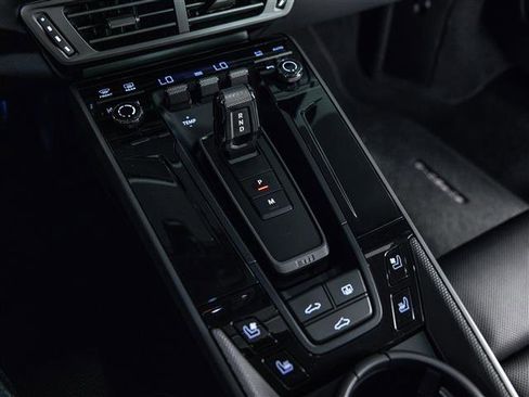 Certified 2025 Porsche 911 Carrera image 23