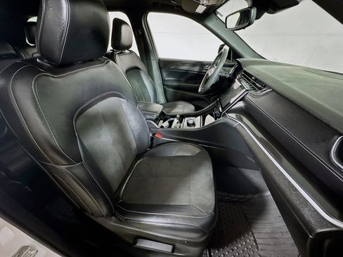 Used 2023 Jeep Grand Cherokee Altitude image 27