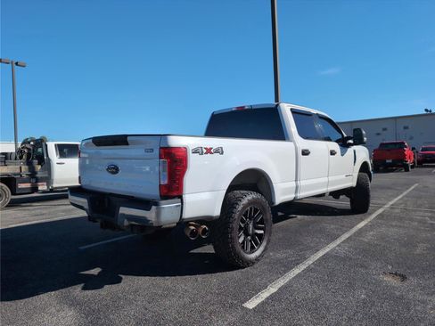 Used 2017 Ford F250 XLT image 3