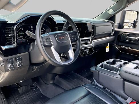 Used 2025 GMC Sierra 3500 SLE AWD/4WD image 14