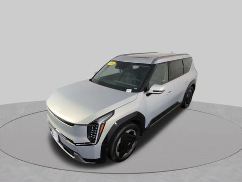 Used 2024 Kia EV9 Land AWD/4WD image 43