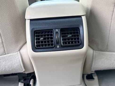 Used 2014 Toyota Camry XLE w/ Moonroof Package FWD image 23