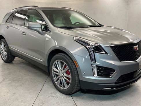 New 2026 Cadillac XT5 Sportv w/ LPO, Floor Liner Package AWD/4WD image 8