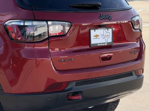 Used 2025 Jeep Compass Trailhawk image 5