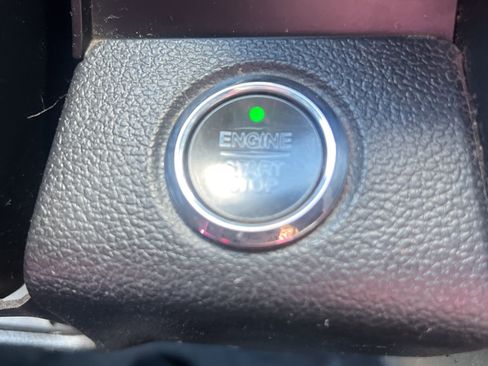 Used 2018 Ford F150 Lariat w/ Equipment Group 502A Luxury AWD/4WD image 16