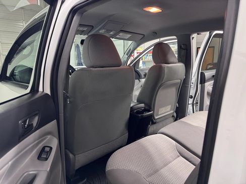 Used 2015 Toyota Tacoma 4x4 Double Cab w/ Convenience Package image 15