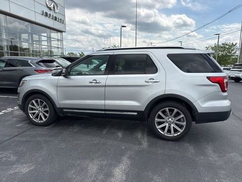 Used 2017 Ford Explorer Limited FWD image 10