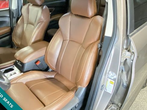 Used 2022 Subaru Ascent Touring image 3
