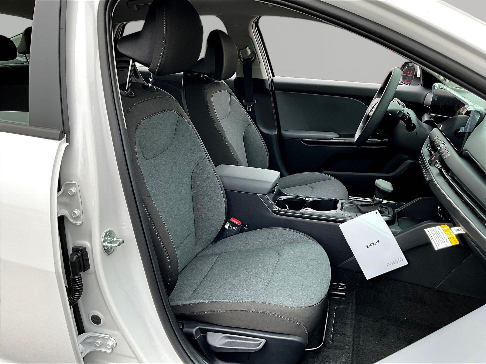 New 2027 Kia K4 FWD image 18