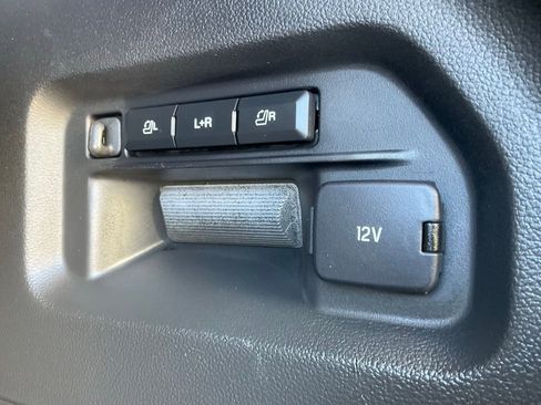 Used 2021 Ford Explorer Platinum w/ Equipment Group 601A AWD/4WD image 16