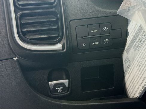 Used 2025 RAM ProMaster 3500 w/ Quick Order Package 22G SLT image 10