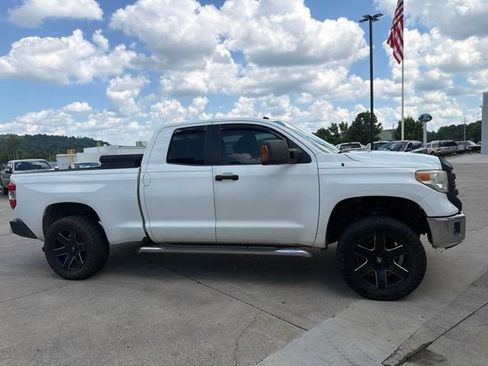 Used 2017 Toyota Tundra SR5 w/ SR5 Upgrade Package AWD/4WD image 13