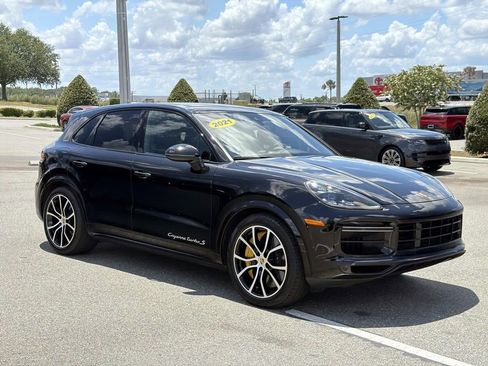 Used 2021 Porsche Cayenne Turbo AWD/4WD image 7